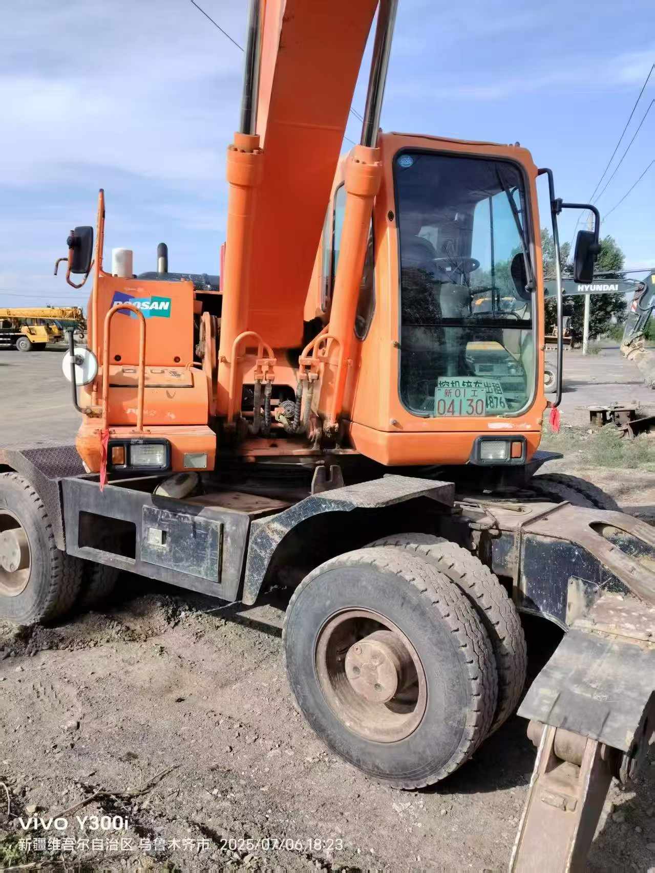 Used Doosan S210WV Excavator 2016 Model / 9