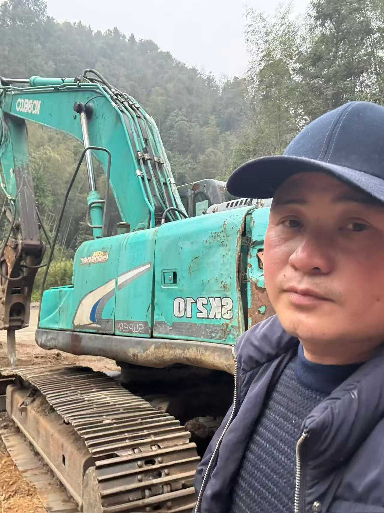 Used Kobelco SK210 Excavator 2012 Model / 4