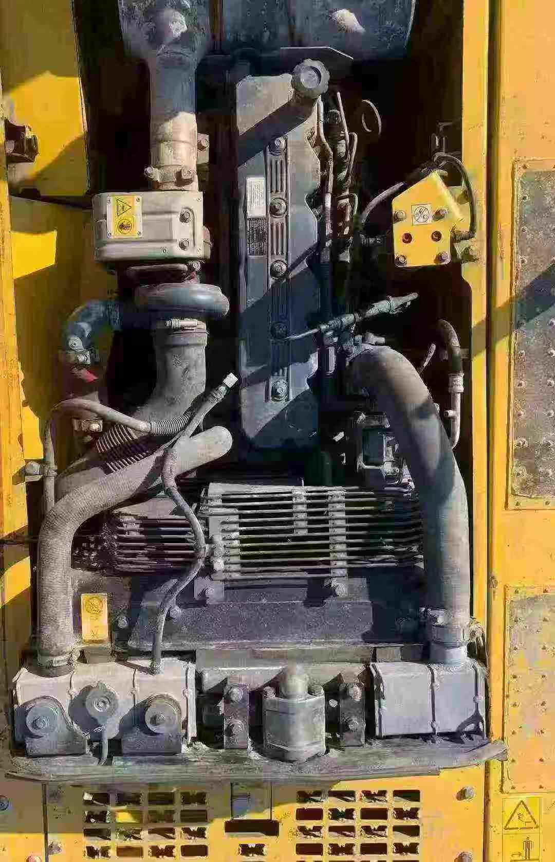 Used Komatsu PC210 Excavator 2018 Model / 4