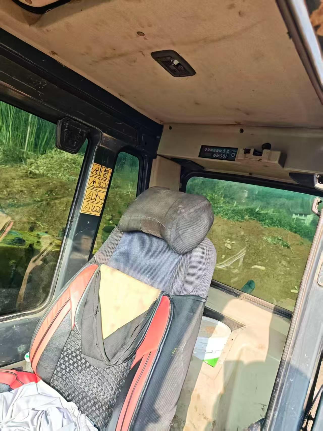 Compre Escavadeira Hyundai R80WM/WH Usada / 5