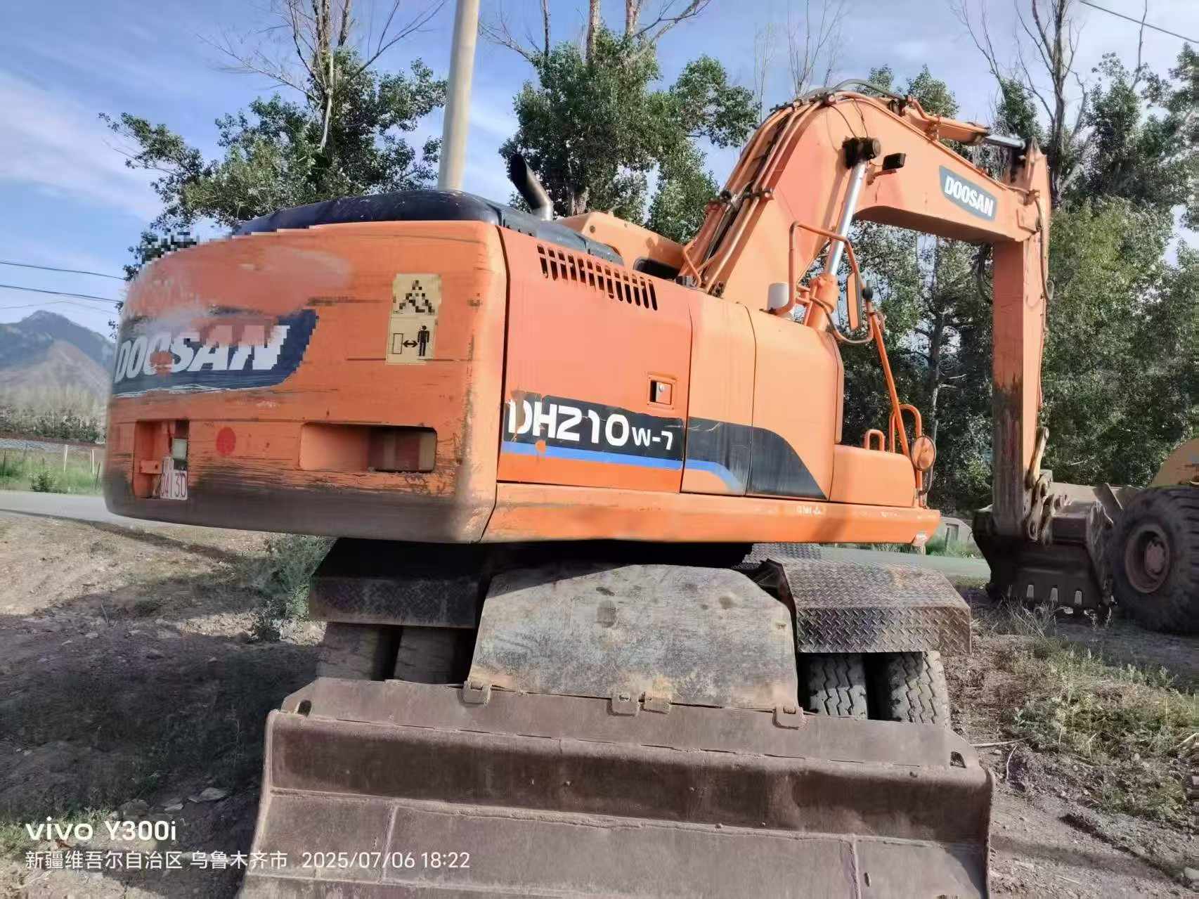 Used Doosan S210WV Excavator 2016 Model / 4