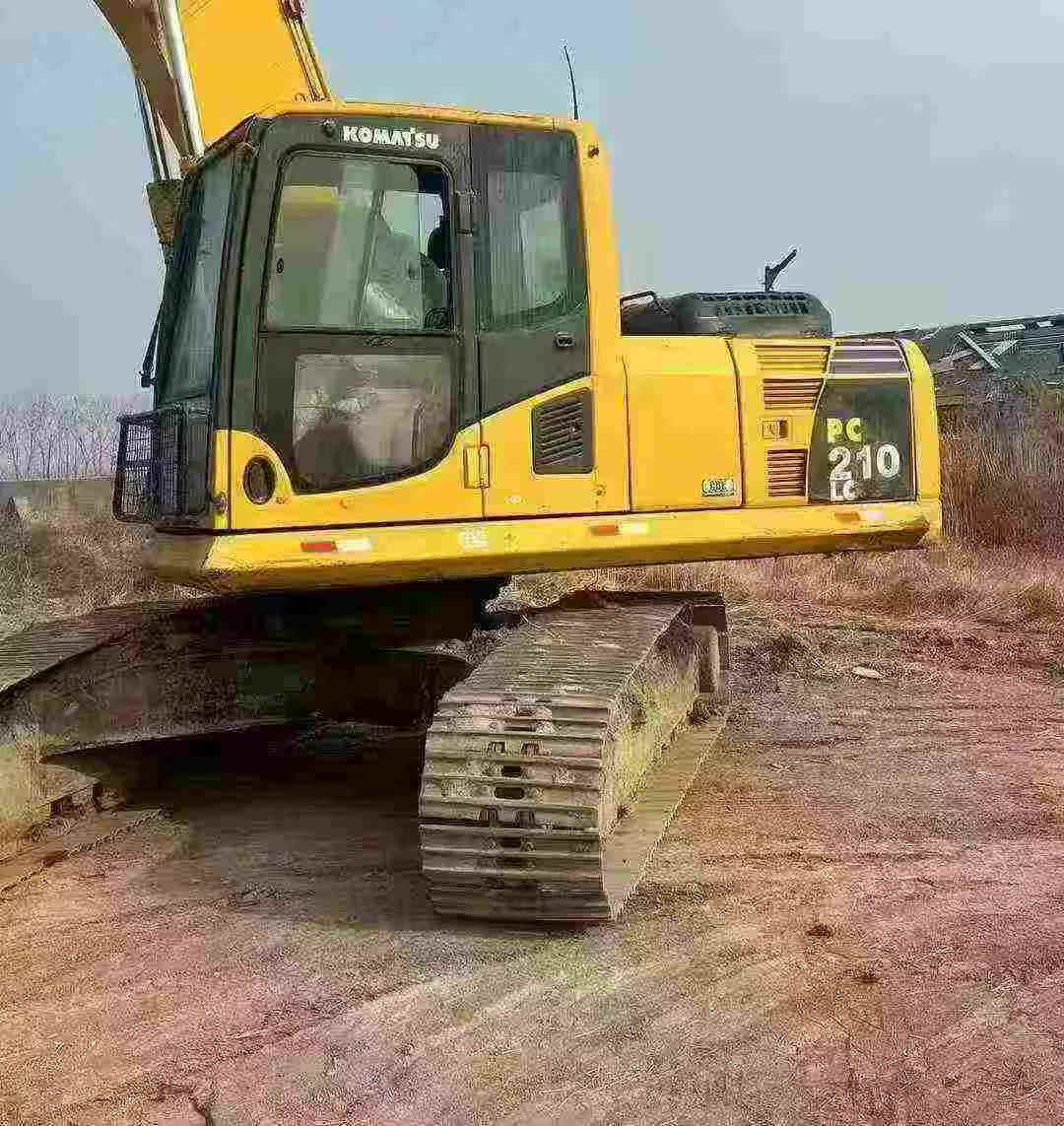 Used Komatsu PC210 Excavator 2018 Model / 3