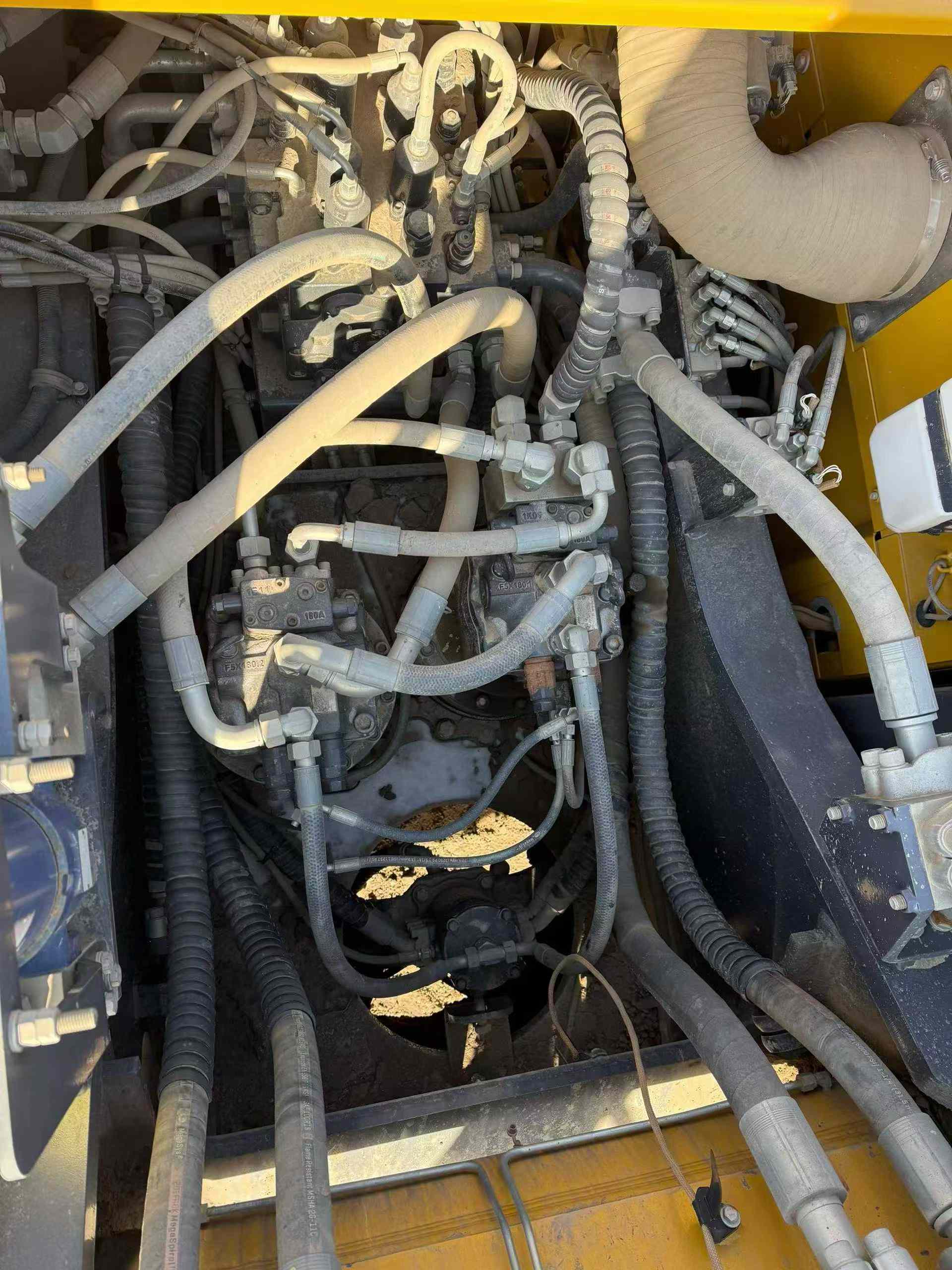 Used XCMG XEG2600 Excavator 2022 Model / 6