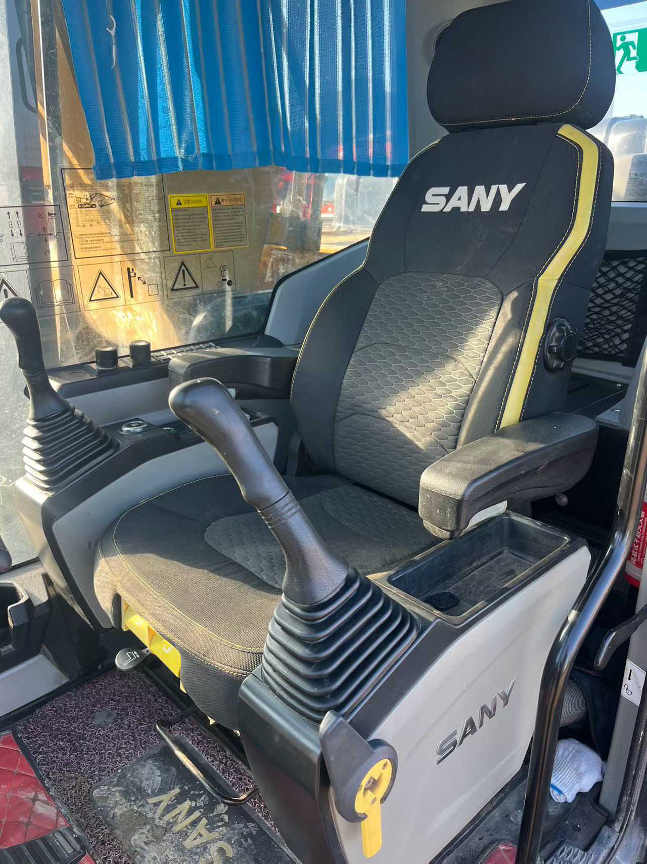 Used Sany SY200H Excavator 2016 Model / 6