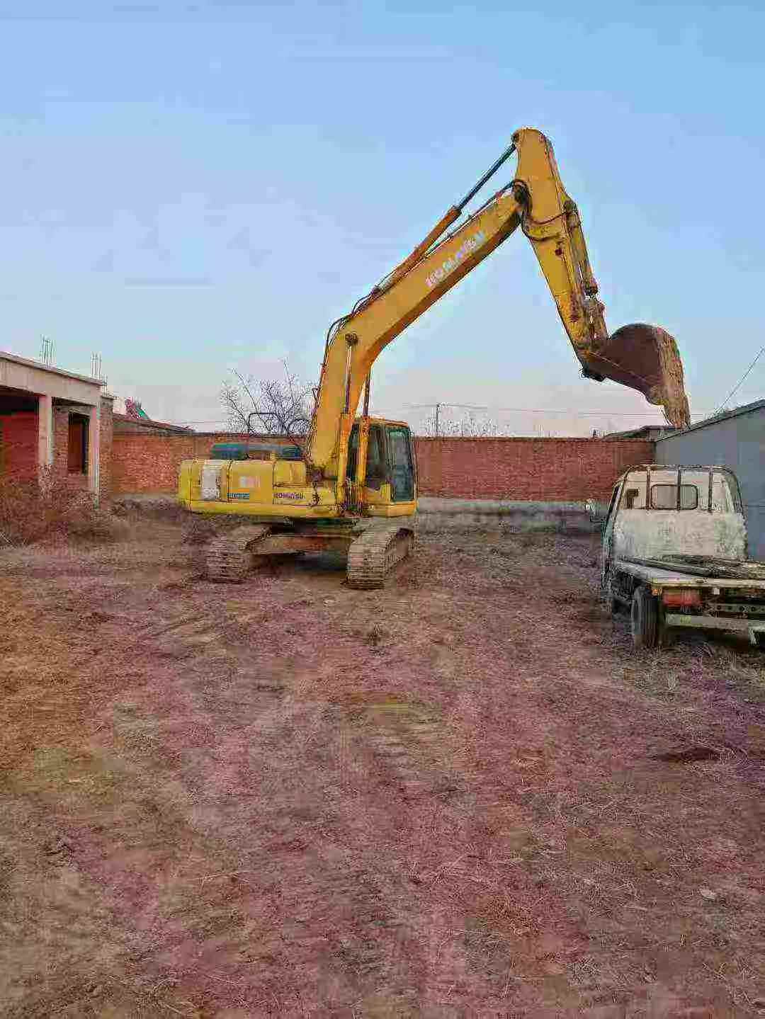 Buy Komatsu PW220-7 Used Excavator