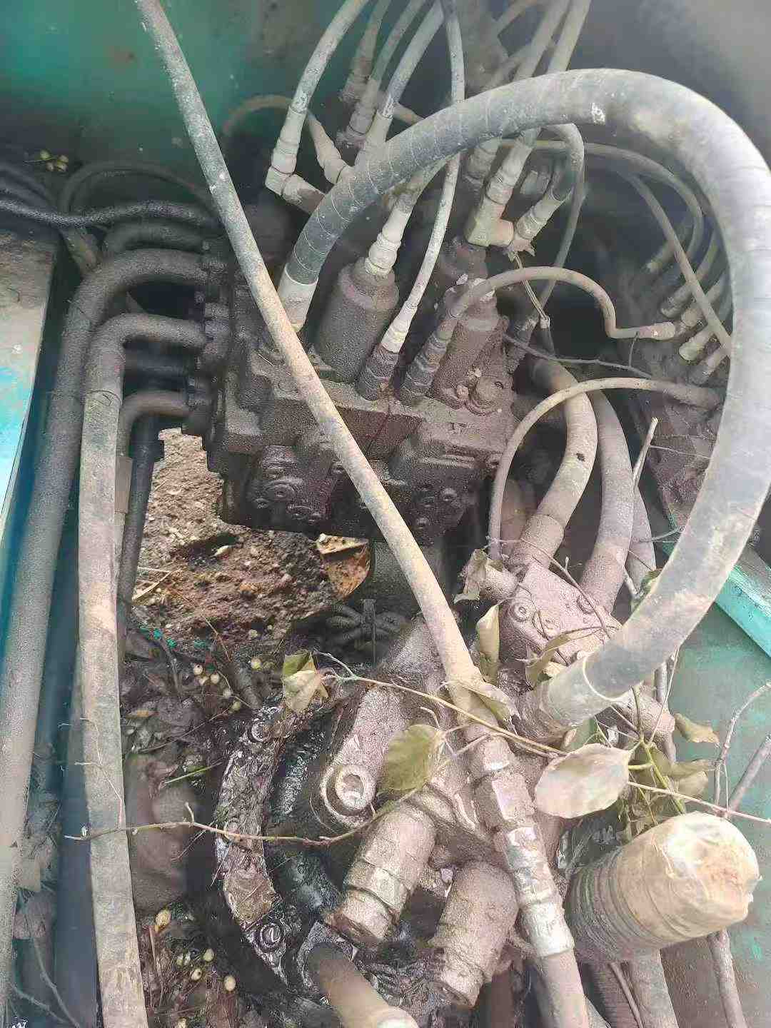 Used Kobelco SK200 Excavator 2009 Model / 4