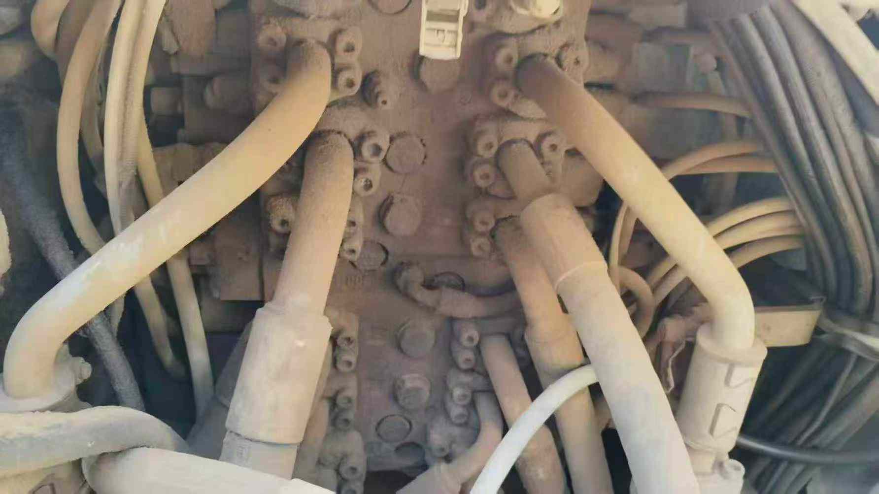 Used Liebherr R916 Excavator 2012 Model / 4