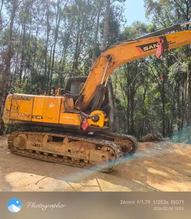 Used Sany SY135 Excavator 2013 Model / 3
