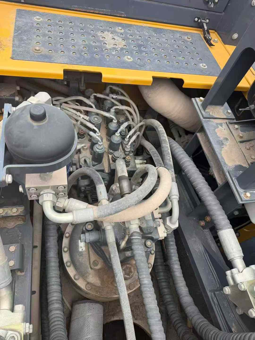 Used XCMG XE80 Excavator 2022 Model / 3