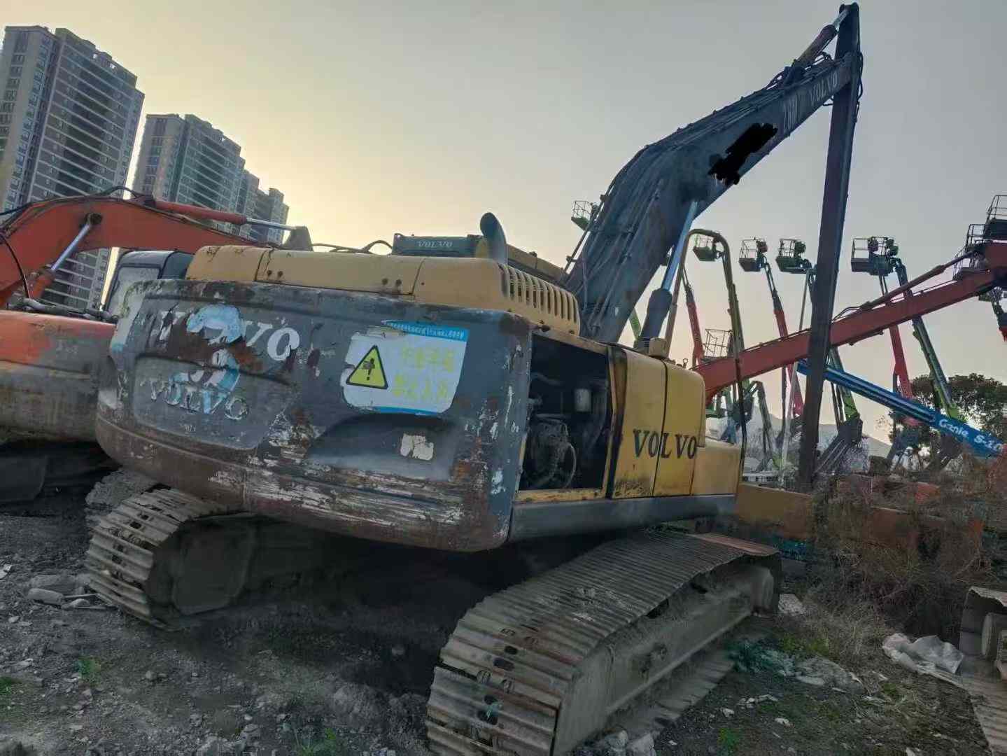 Used Volvo EC240 Excavator 2016 Model / 3