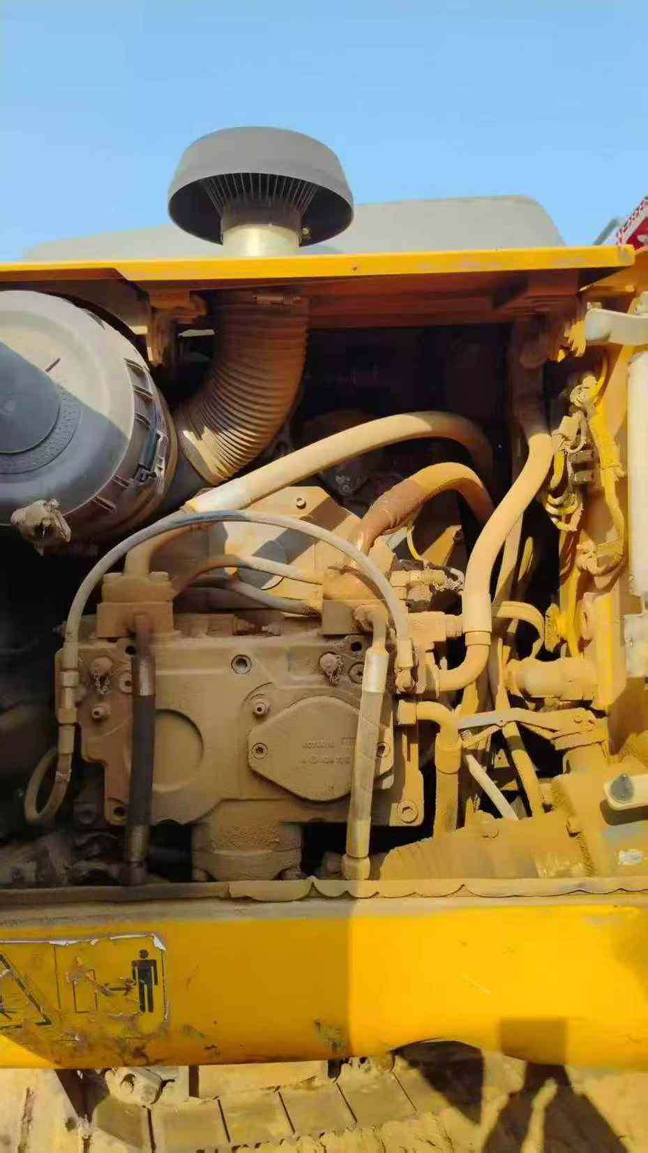 Used Liebherr R916 Excavator 2012 Model / 3