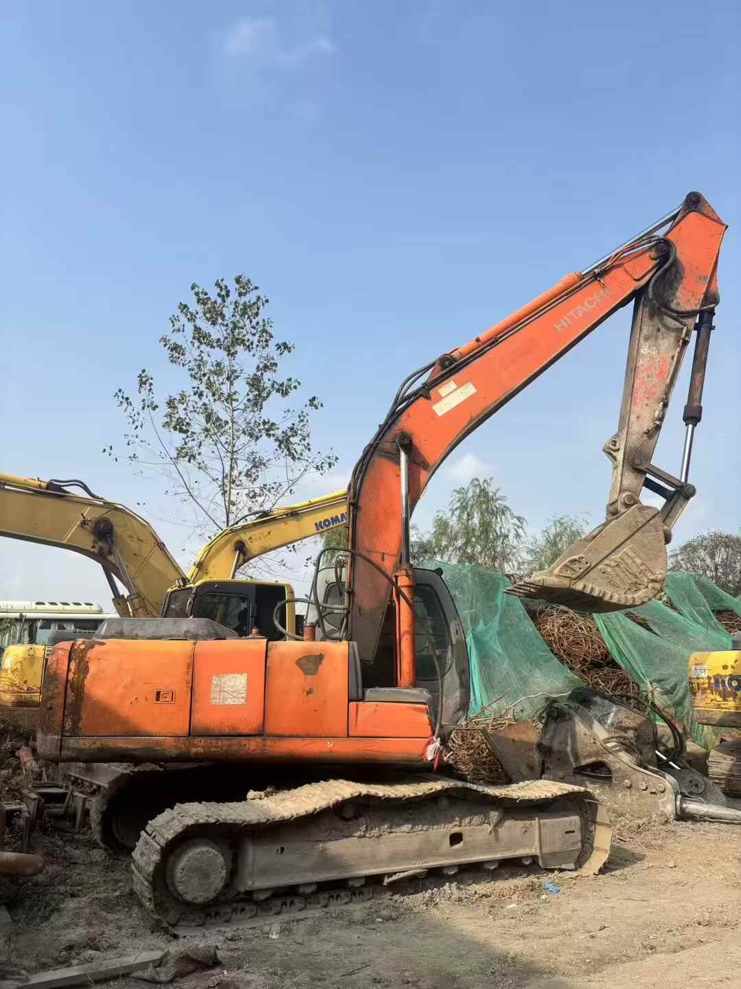 Buy Hitachi ZAXIS200 Used Excavator