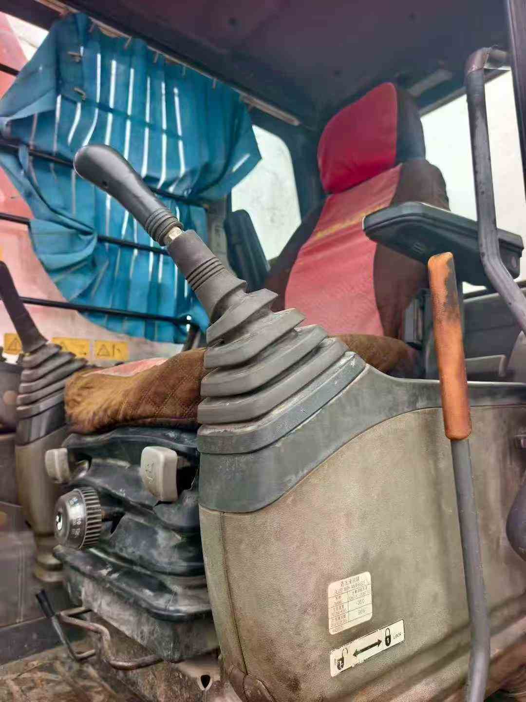 Used Hitachi ZX210LC-3G Excavator 2016 Model / 7