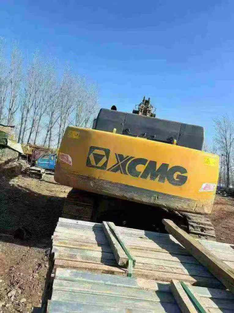 Buy XCMG XE470 Used Excavator