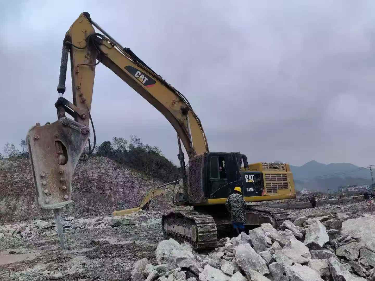 Buy Caterpillar CT195 Used Excavator