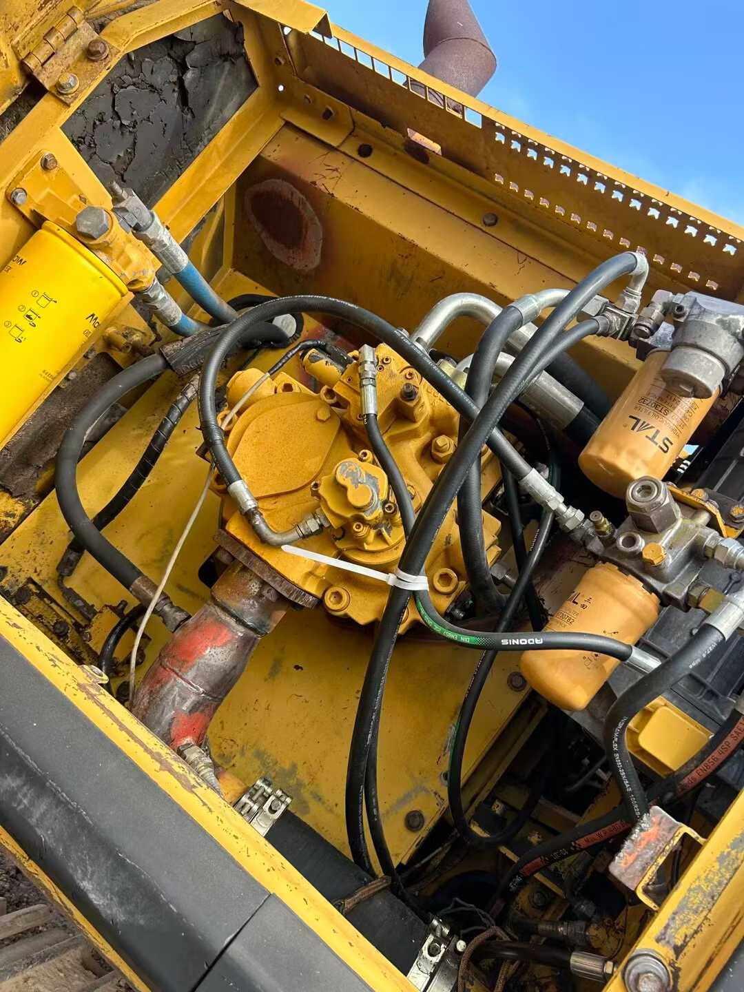 Used Caterpillar 330CL Excavator 2016 Model / 7