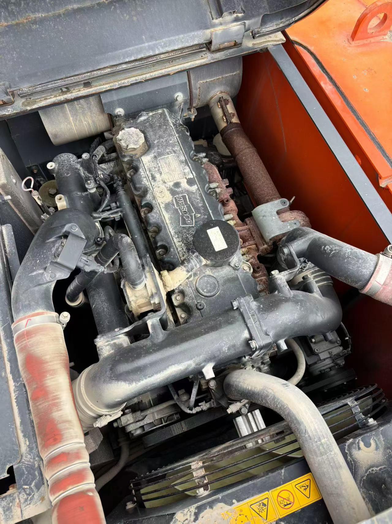 Used Doosan DH220 Excavator 2019 Model / 8