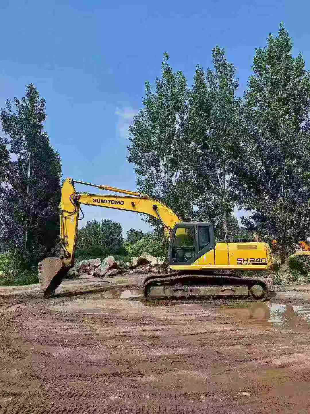 Buy Sumitomo SH240-5 Used Excavator Buy Sumitomo SH240-5 Used Excavator