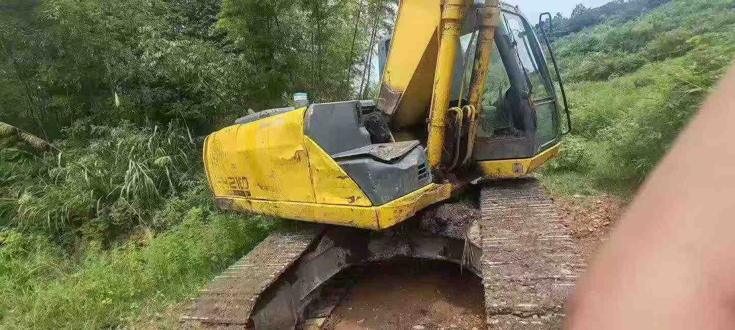 Used Sumitomo SH210LC-6 Excavator 2011 Model / 2