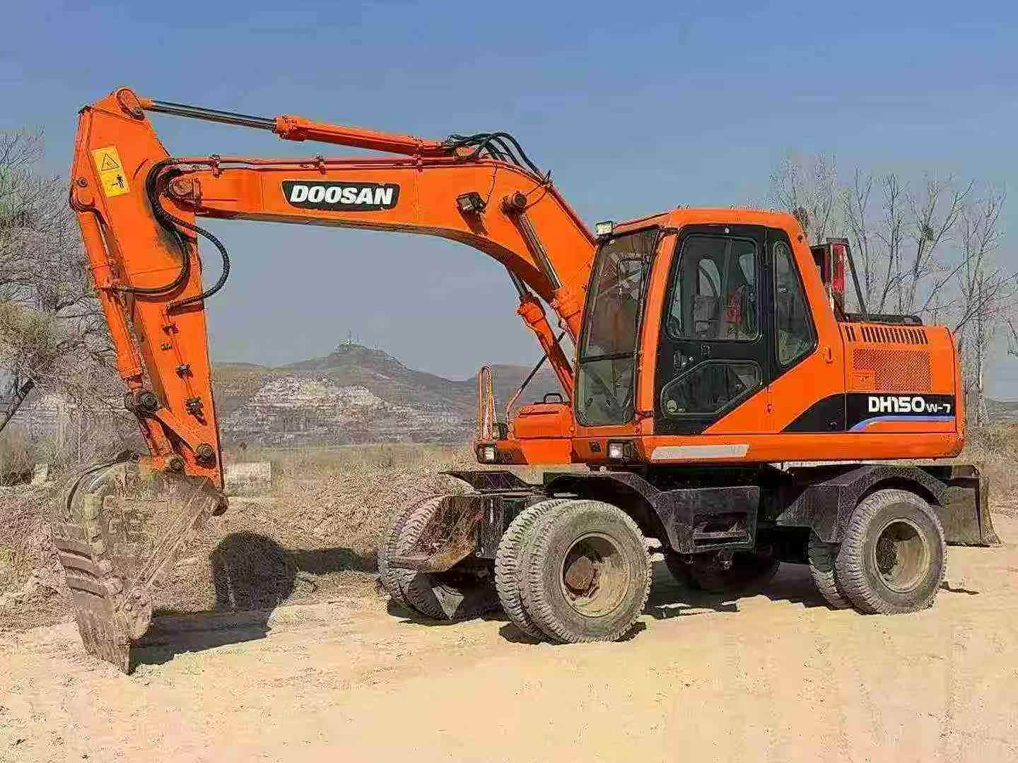 Used Doosan DX15 Excavator 2014 Model / 3