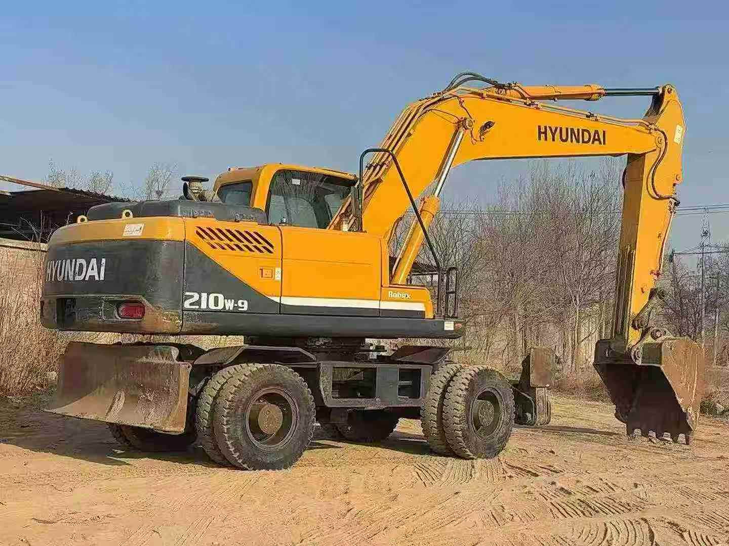 Used Hyundai R210W-9 Excavator 2016 Model / 3