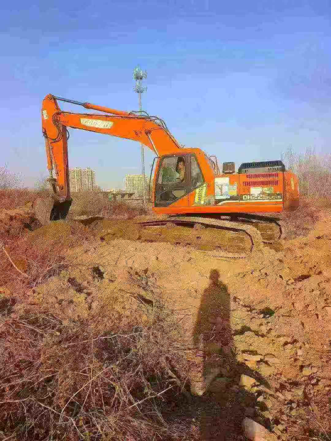 Buy Doosan DH220 Used Excavator