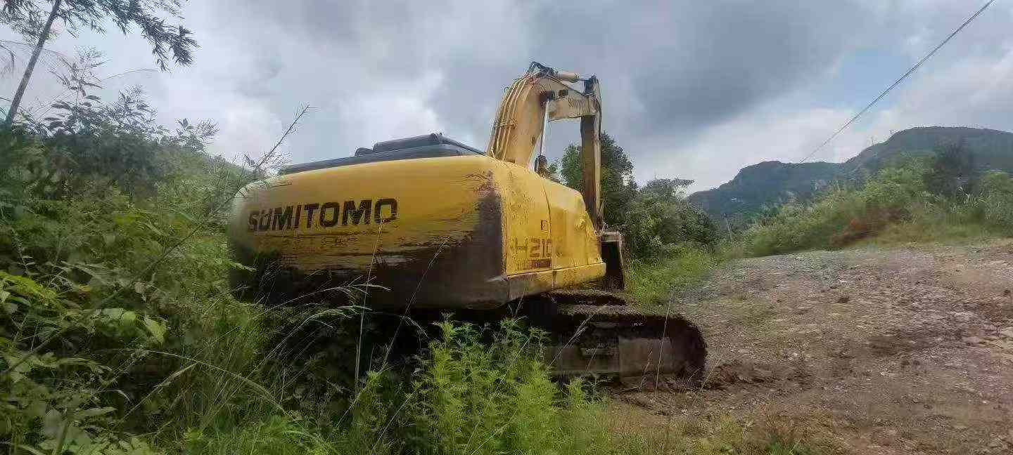 Used Sumitomo SH210LC-6 Excavator 2011 Model / 3