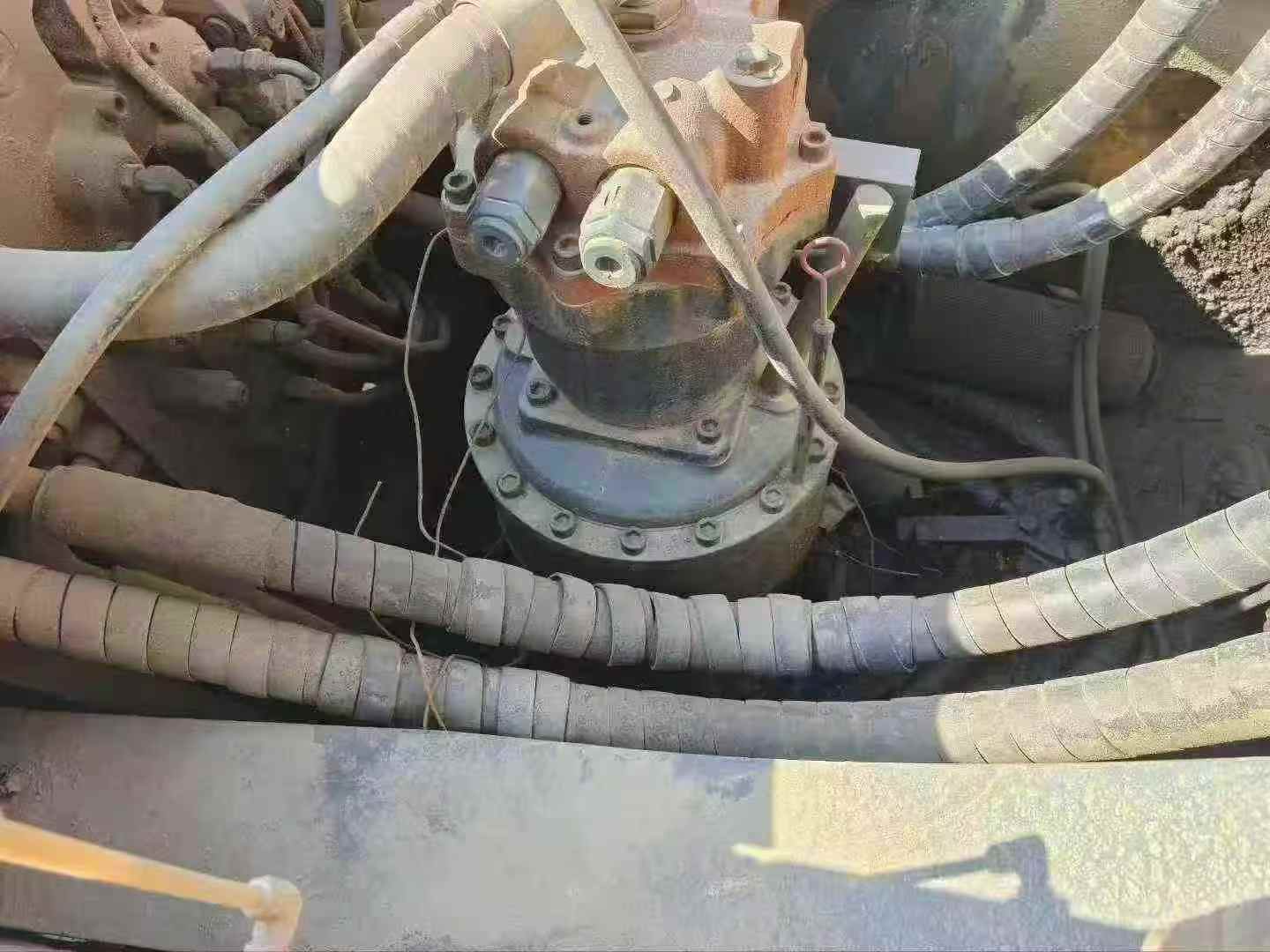 Used Hyundai R385LC-9T Excavator 2016 Model / 4