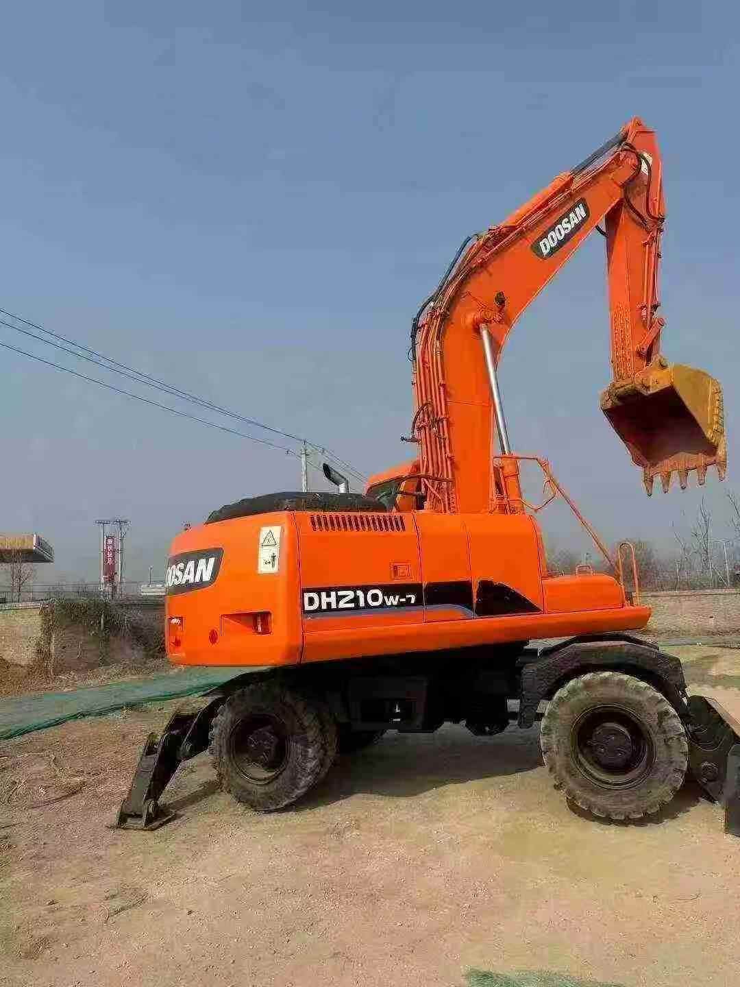 Used Doosan DH210W-7 Excavator 2016 Model / 2