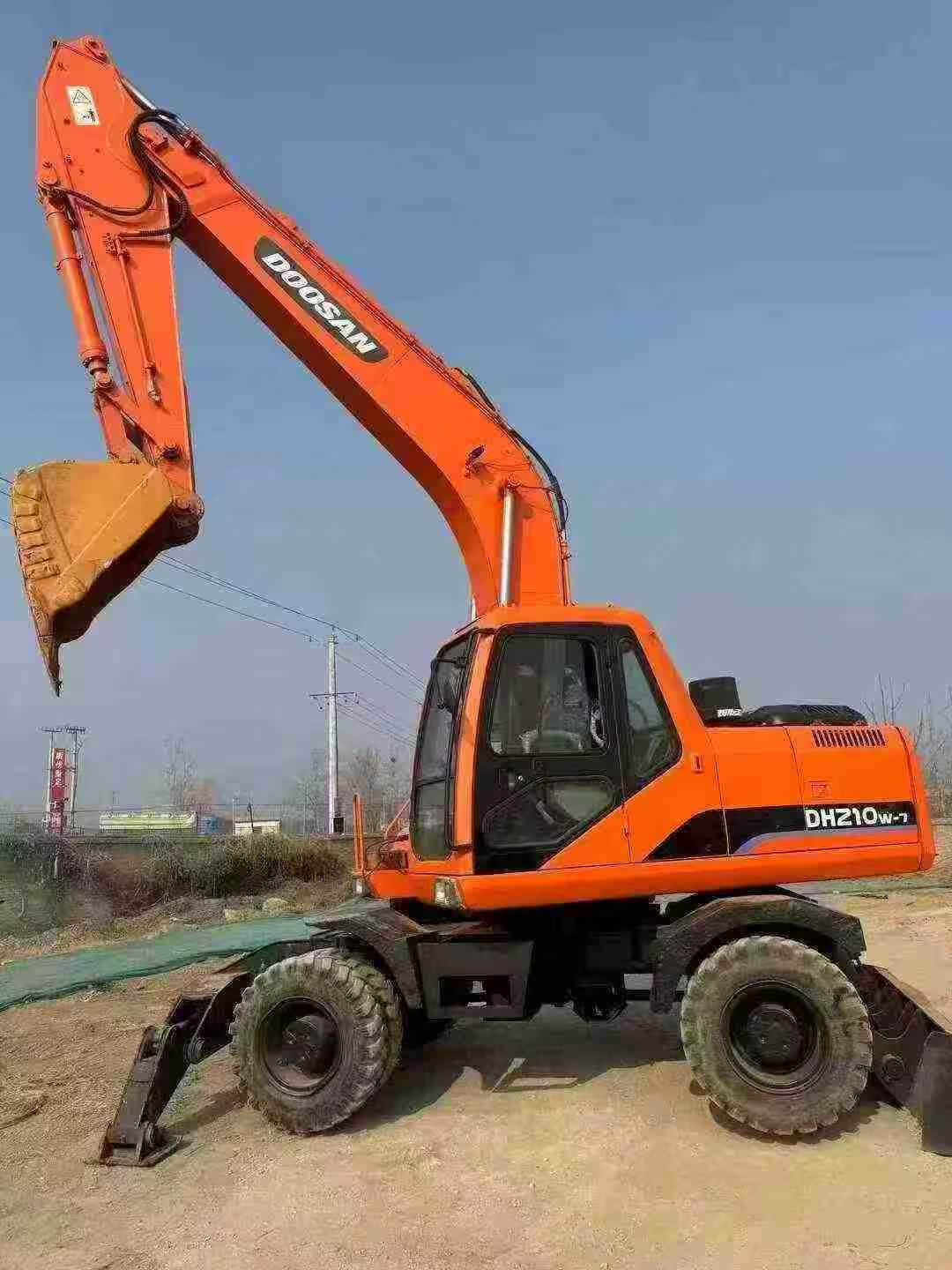 Buy Doosan DH210W-7 Used Excavator