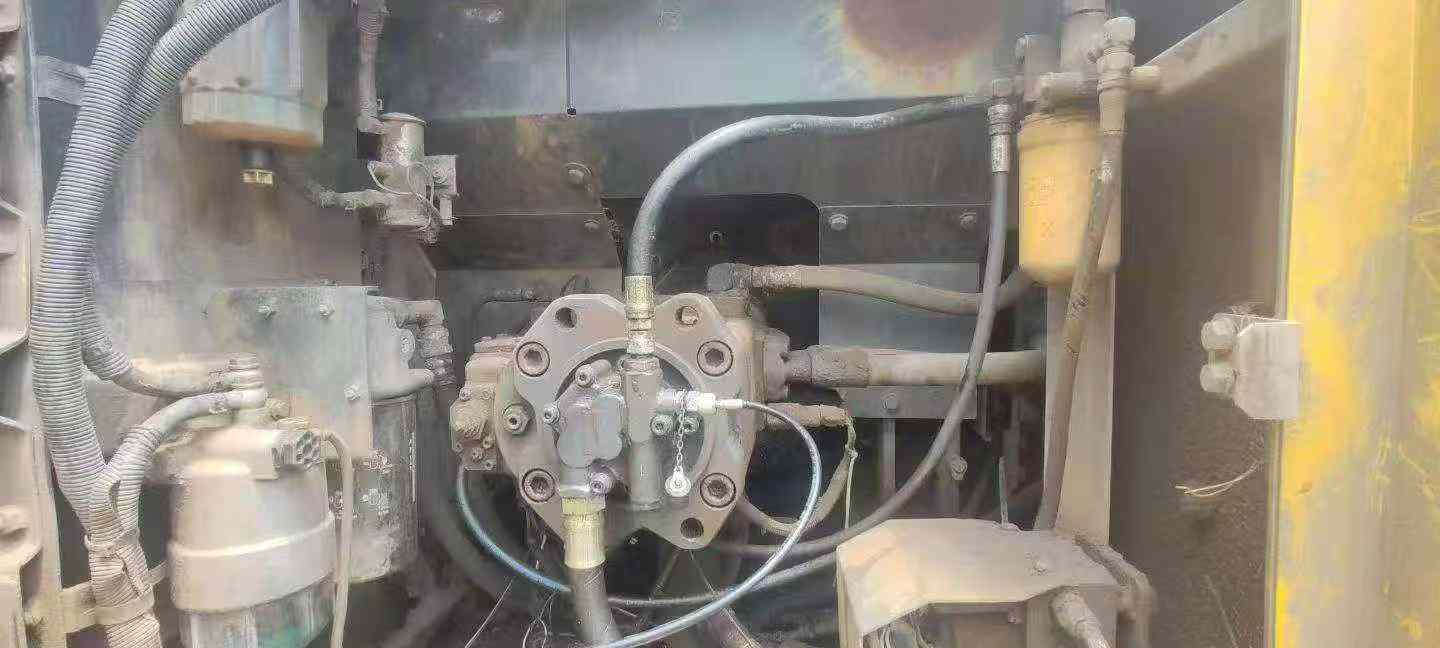 Used Sumitomo SH210LC-6 Excavator 2011 Model / 4