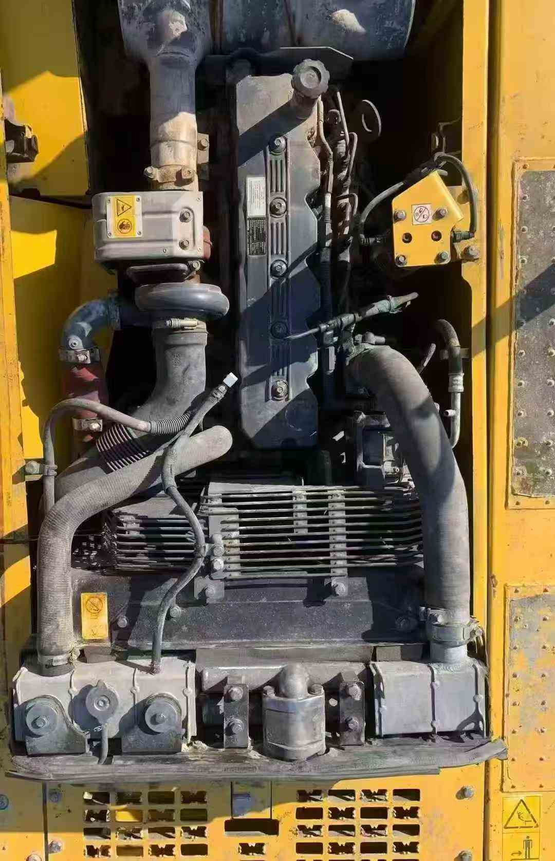 Used Komatsu PC210 Excavator 2018 Model / 4