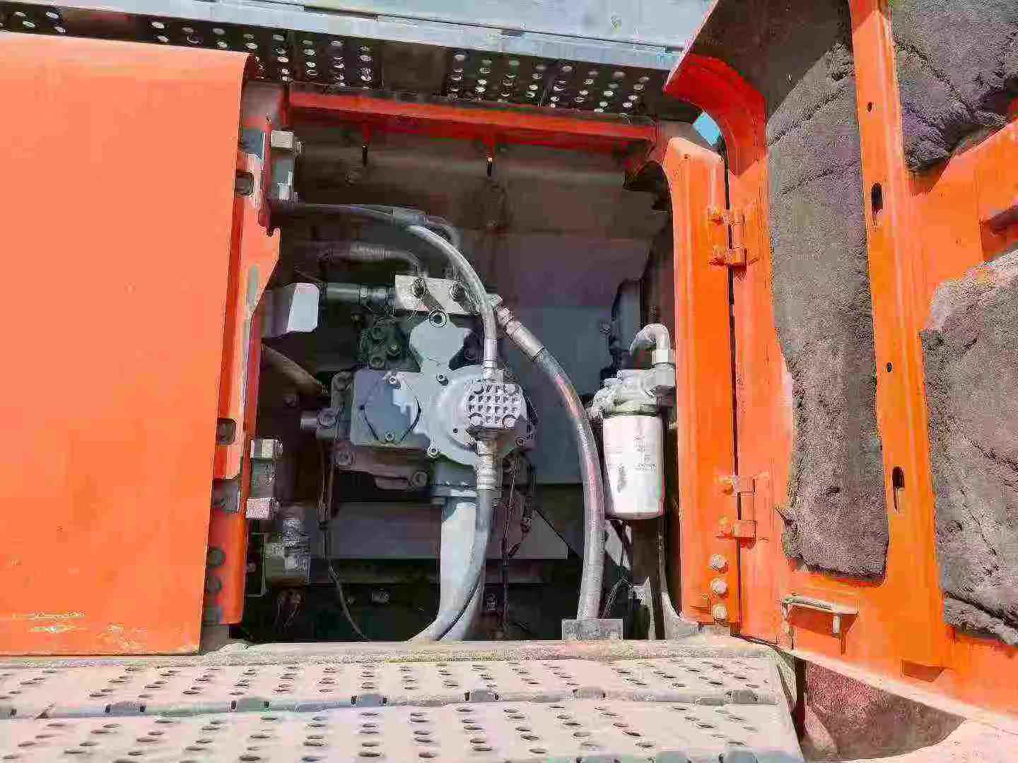 Used Hitachi ZX70-5G Excavator 2016 Model / 7