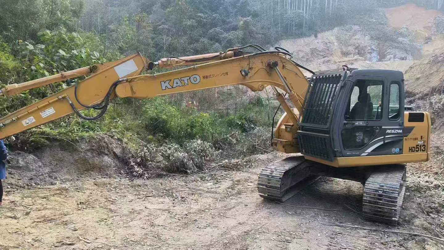 Used Kato HD513MRV Excavator 2016 Model / 4