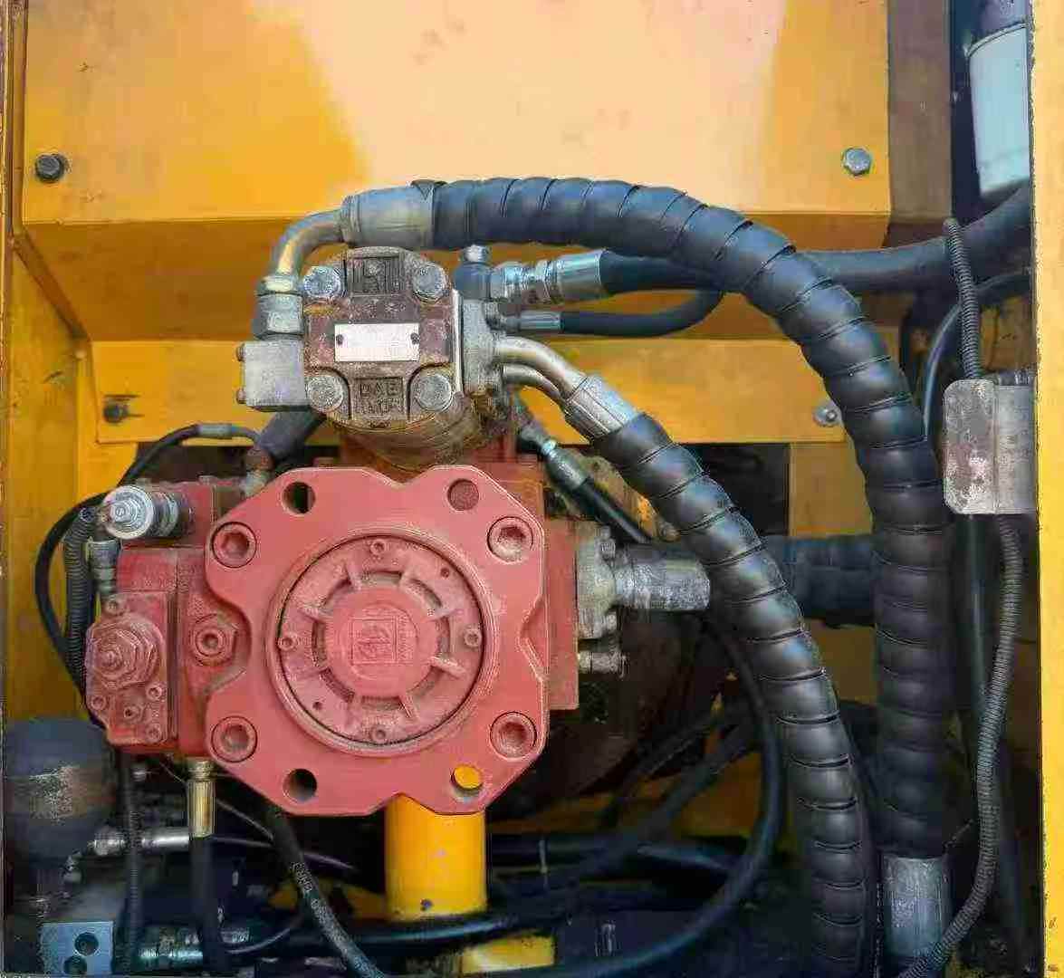 Used Hyundai HW140 Excavator 2016 Model / 8