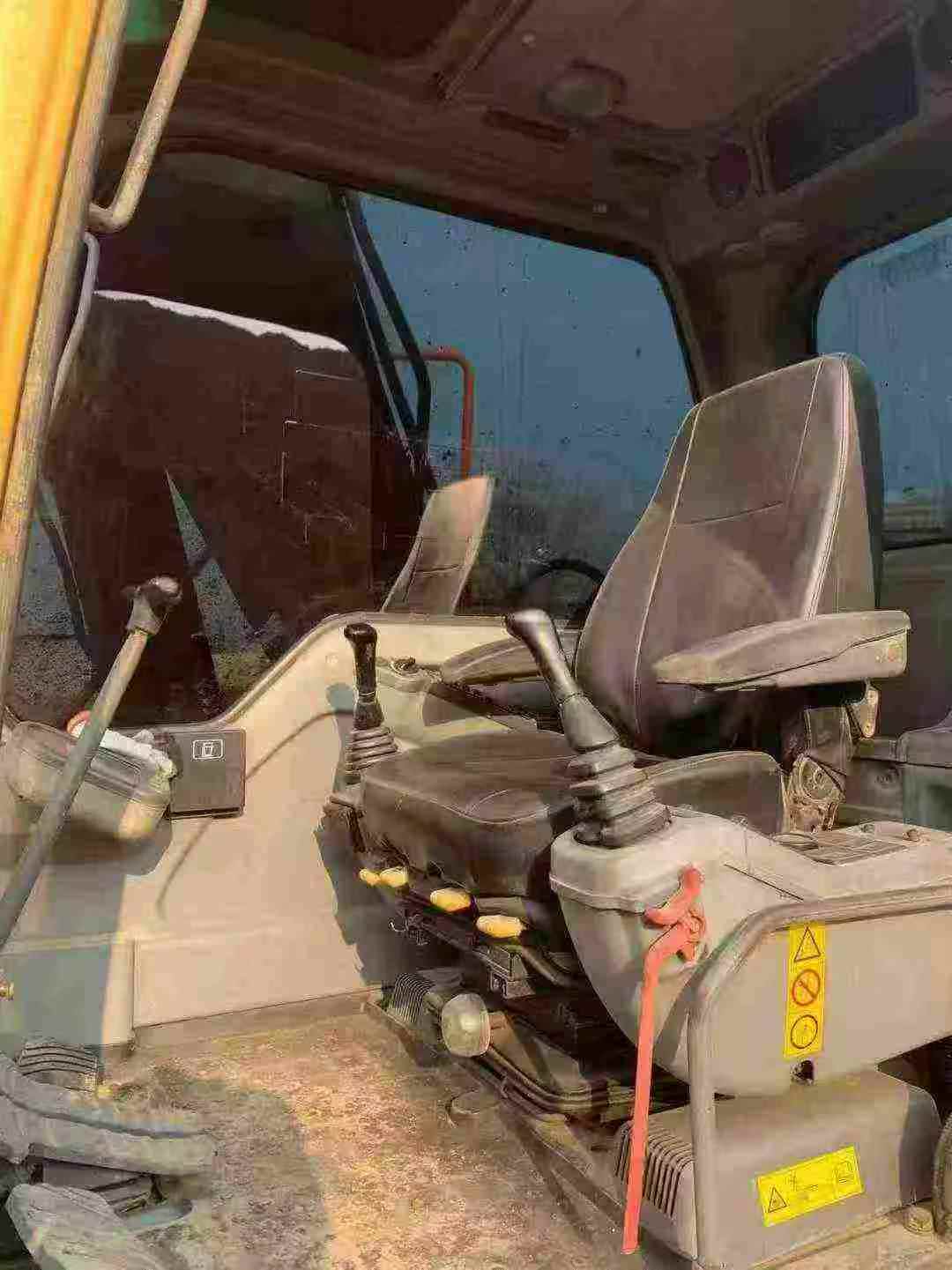 Used Volvo EC140DL Excavator 2016 Model / 4