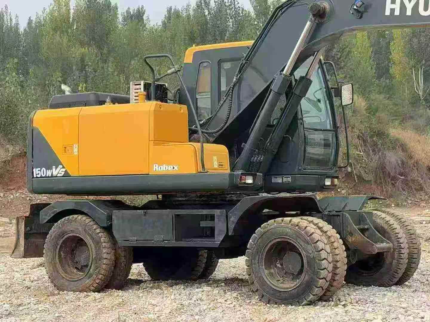 Used Hyundai HW140 Excavator 2016 Model / 5