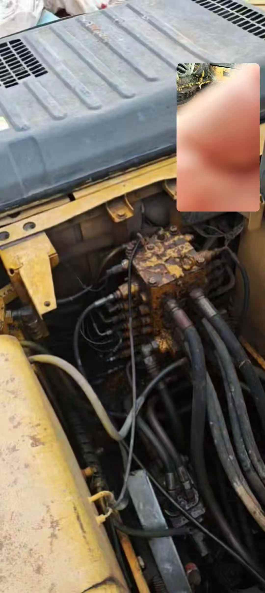 Used Komatsu PC130 Excavator 2015 Model / 3