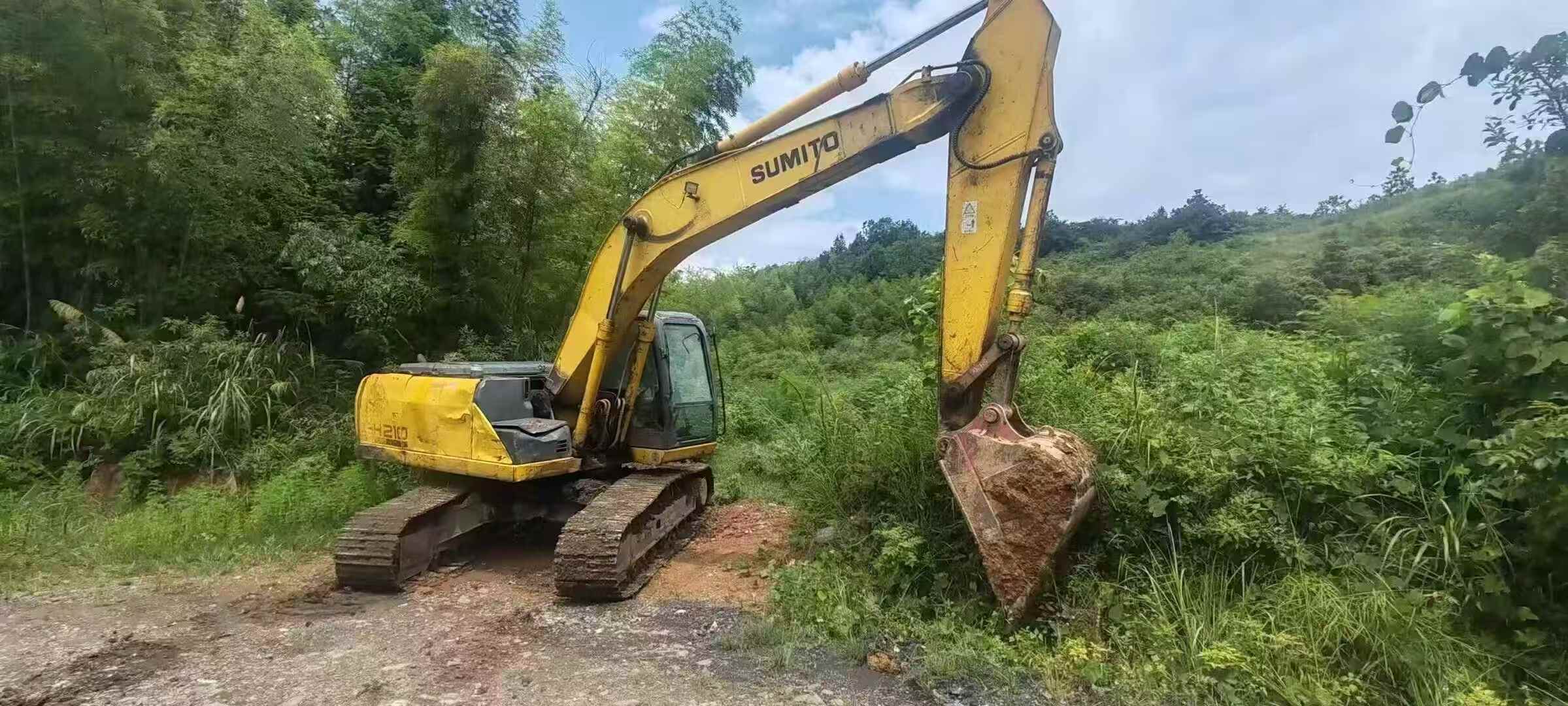 Used Sumitomo SH210-5 Excavator 2011 Model / 2