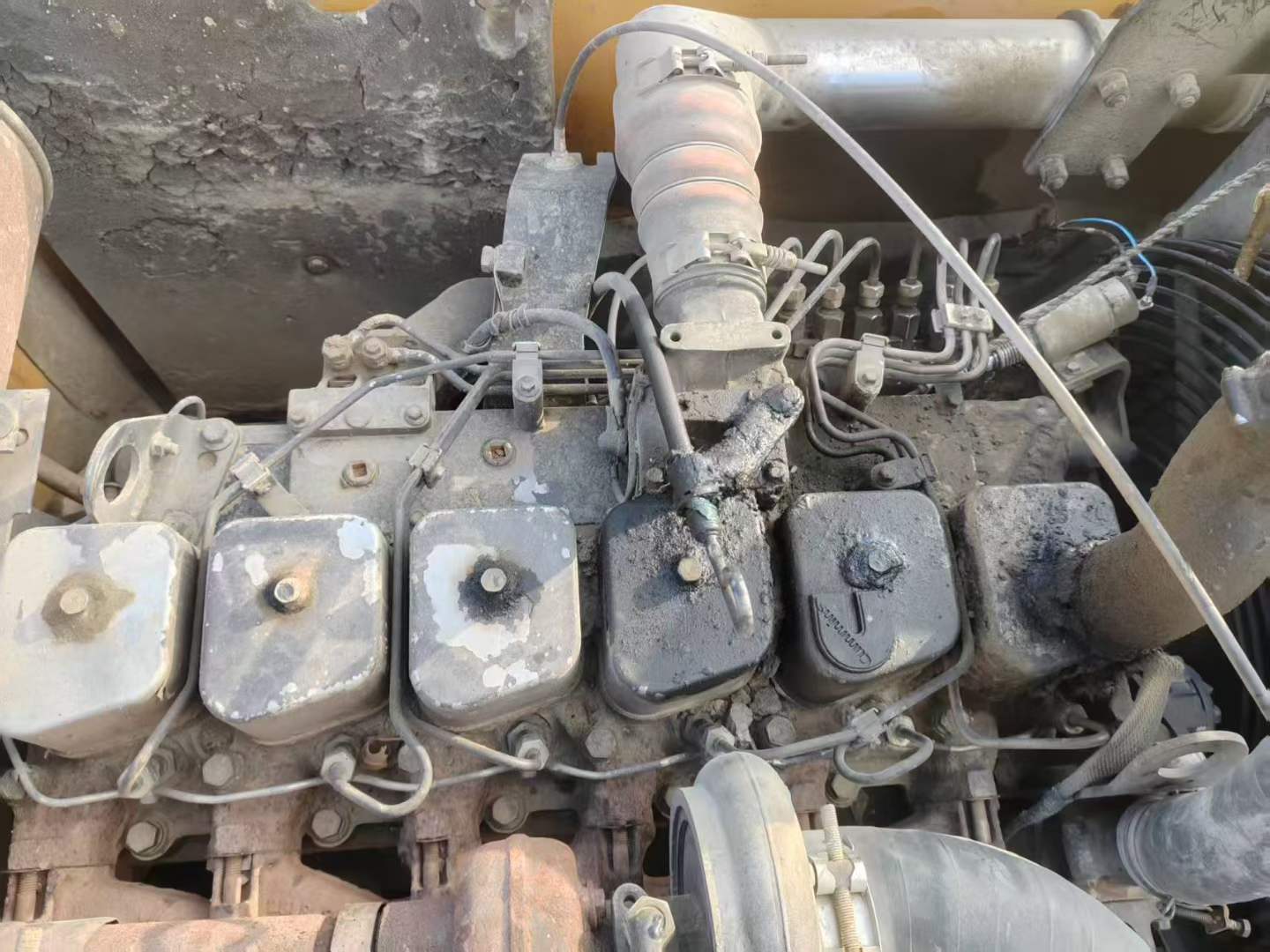 Used Hyundai R215VSN Excavator 2011 Model / 2