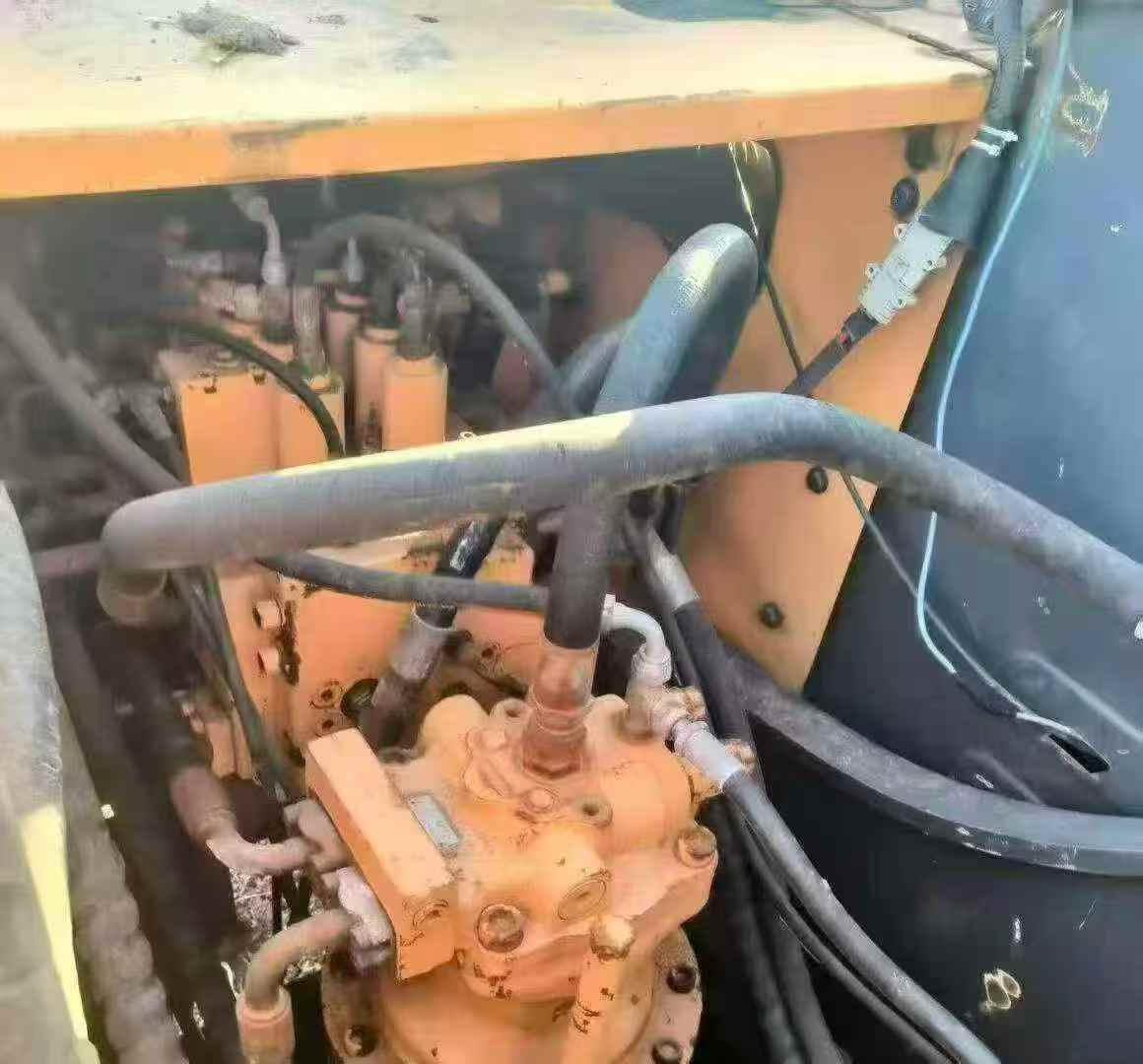 Used Hyundai R215-7 Excavator 2010 Model / 5