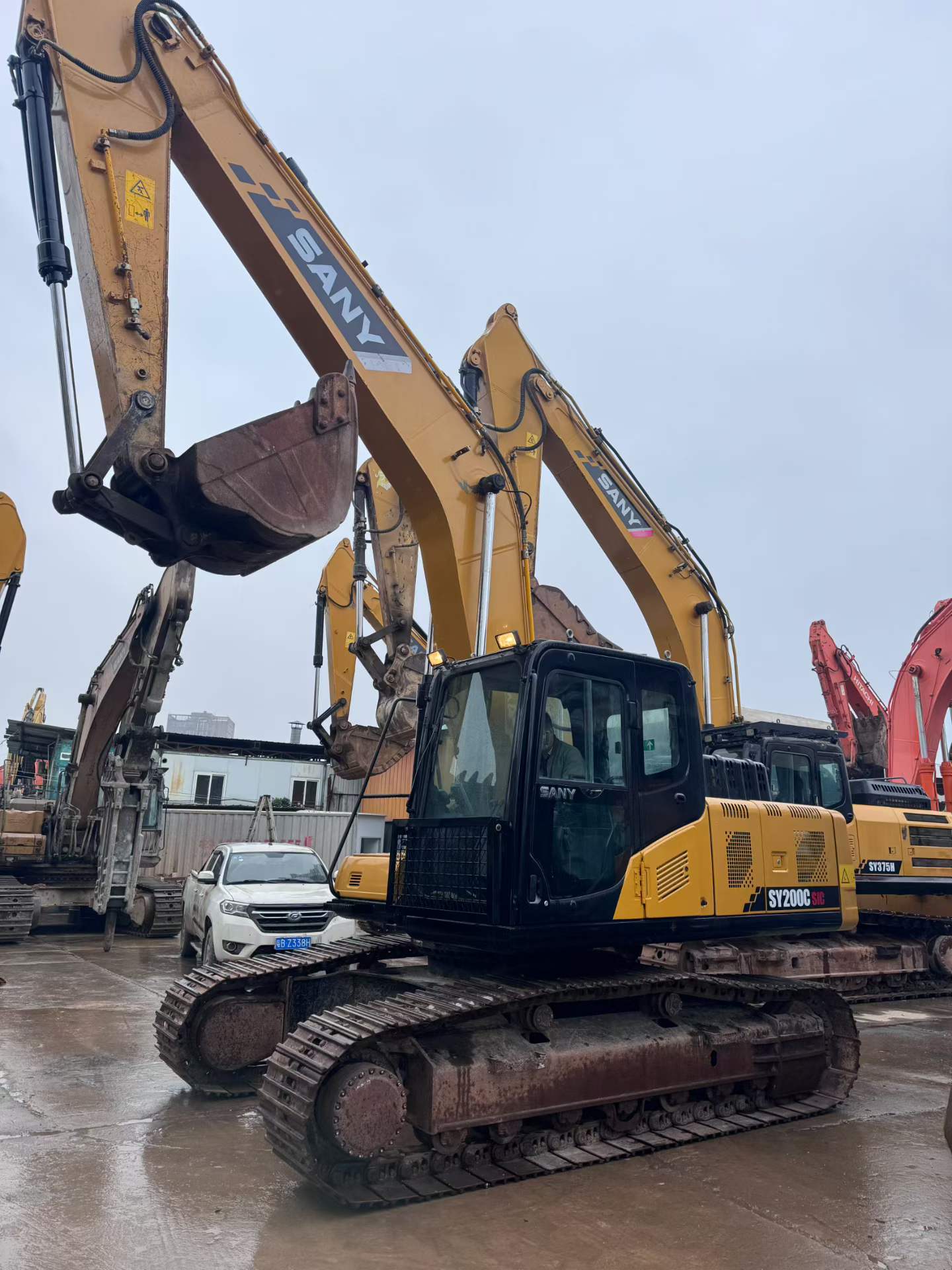 Used Sany SY200H Excavator 2016 Model / 3