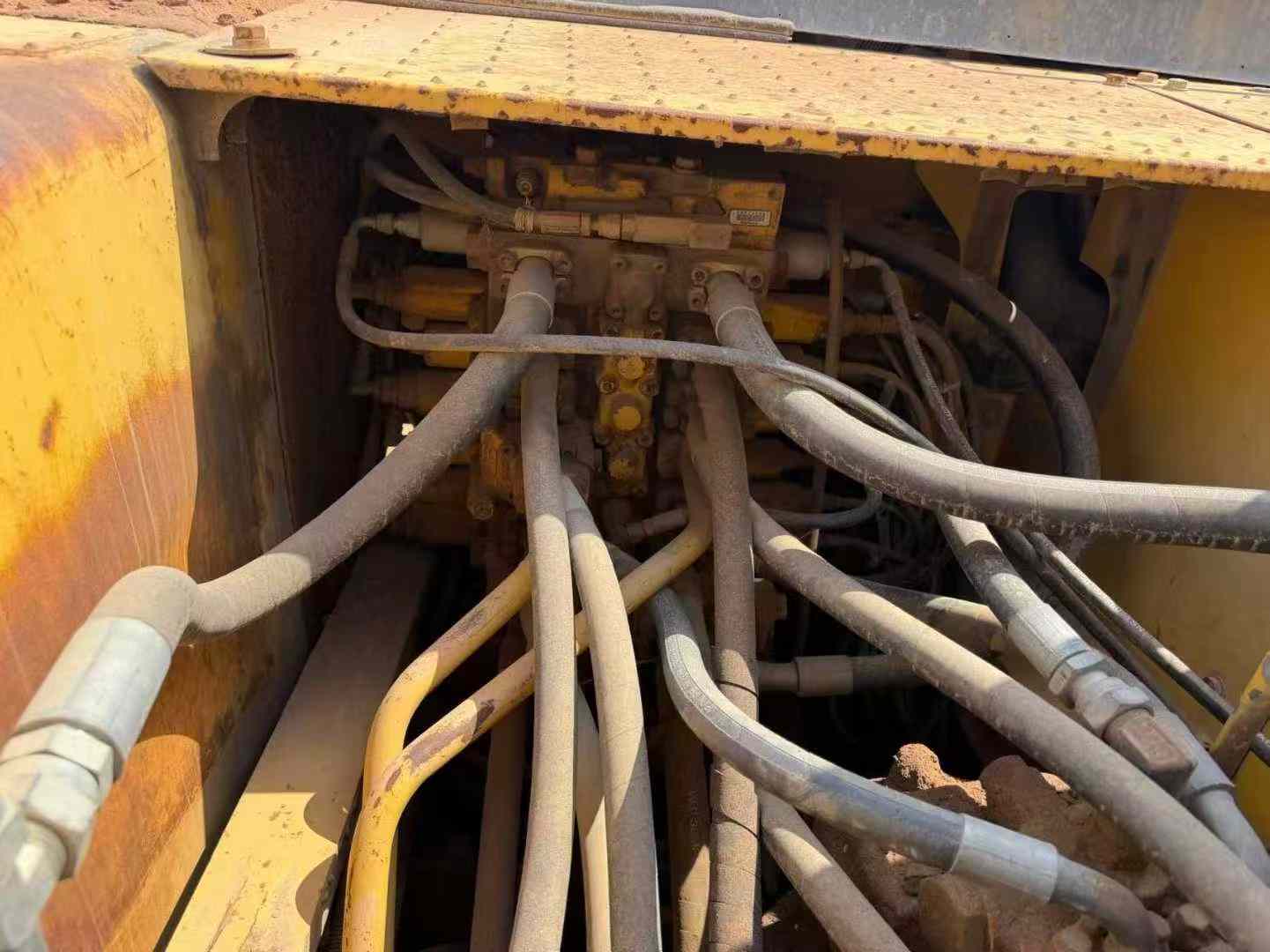 Used Komatsu PC200-8 Excavator 2011 Model / 2