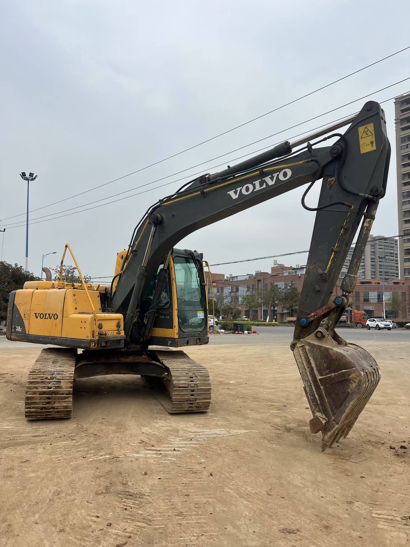Used Volvo EC140 Excavator 2016 Model / 4