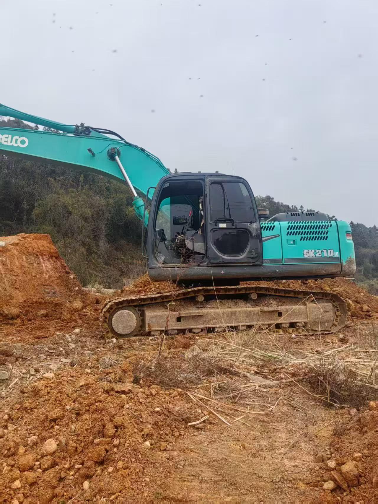 Buy Kobelco SK210 Used Excavator / 4 Used Kobelco SK210 Excavator 2014 Model / 4