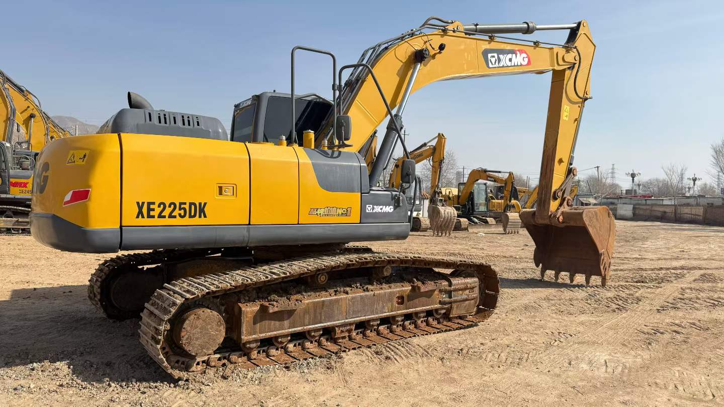 Buy XCMG XE225GK Used Excavator