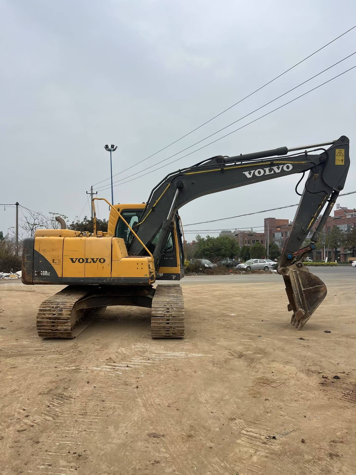 Buy Volvo EC140 Used Excavator