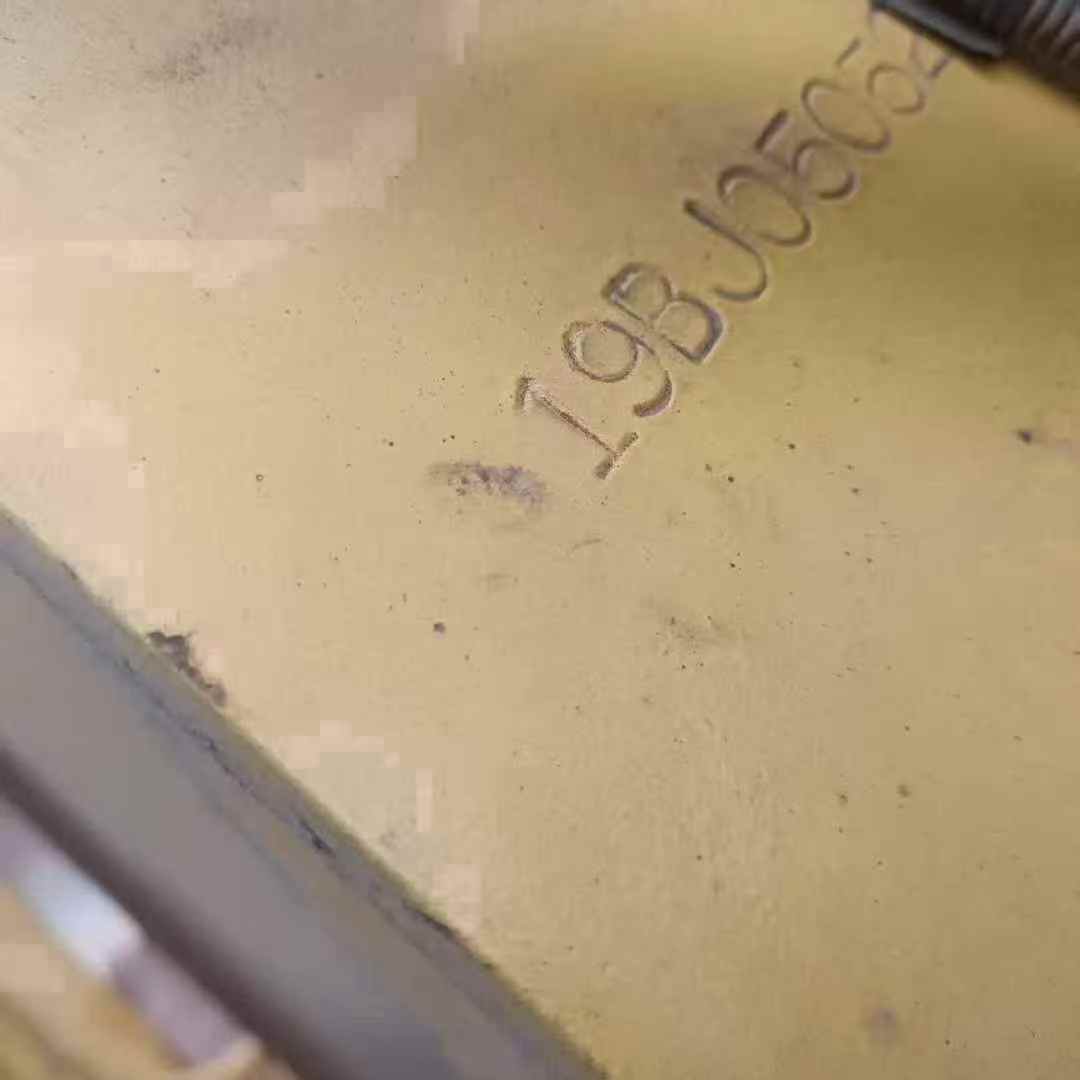 Used Komatsu PC220-8 Excavator 2019 Model / 6