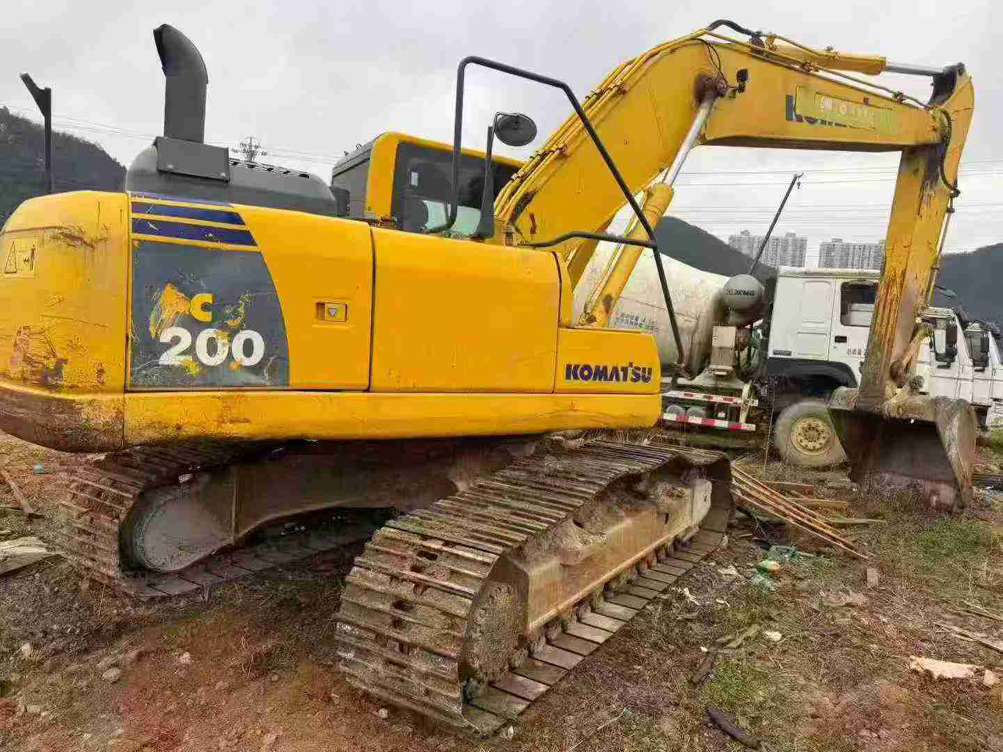 Buy Komatsu PC200 Used Excavator