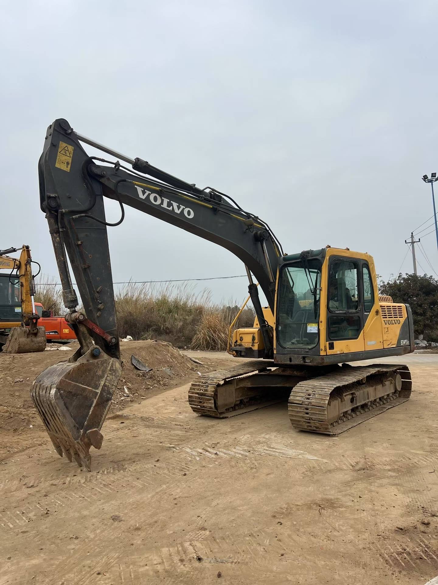 Used Volvo EC140 Excavator 2016 Model / 3